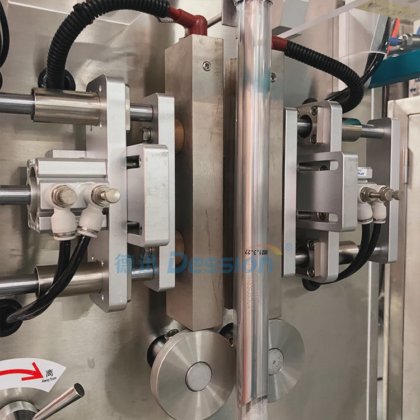 用于洗衣粉包装的 Dession 多功能液体水溶性薄膜包装机