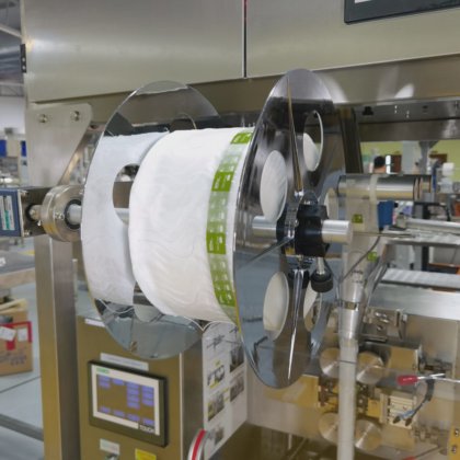 Dession 全自动三角锥形袋茶包包装机，用于包装绿花红茶包