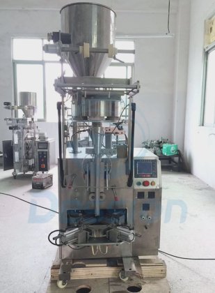 Dession 全自动牛奶切片三角袋包装机