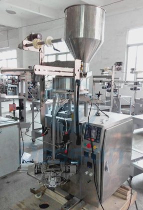 Dession 全自动牛奶切片三角袋包装机