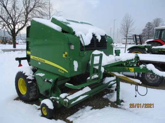 2011 John Deere 644