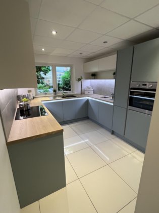 ビスタグロス ヘイズ キッチンディスプレイ（アプライアンス、ハードウェア、アクセサリ付き）