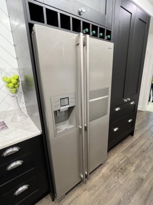 肯辛顿黑色厨房展示台，带电器、五金及配件