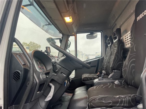 Iveco 140E25