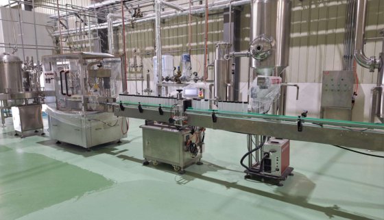 2024 自動瓶線 300毫升瓶子的進料器、活塞灌裝機、封口機和貼標機 新 臺灣