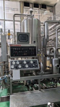 完整飲料生產線和工廠設備批次 填充、密封、包裝和支援系統