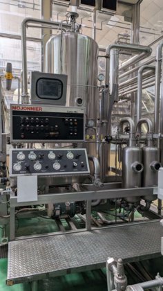 完整飲料生產線和工廠設備批次 填充、密封、包裝和支援系統