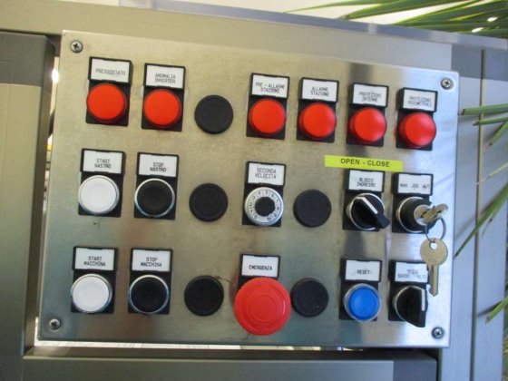 ラベラー Neri 接着剤