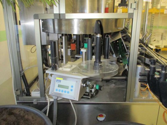 ラベラー Neri 接着剤