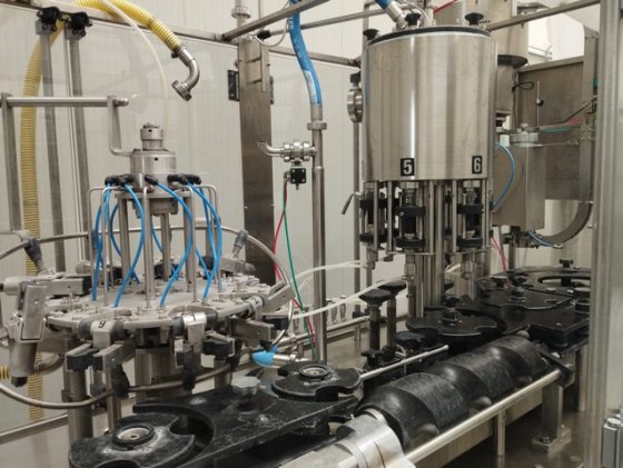 完整的CEM装瓶线啤酒