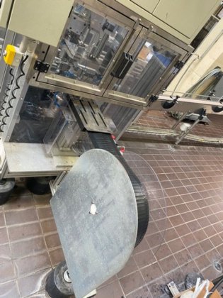 完整的灌装线袋装盒