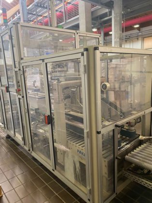 完整的灌装线袋装盒