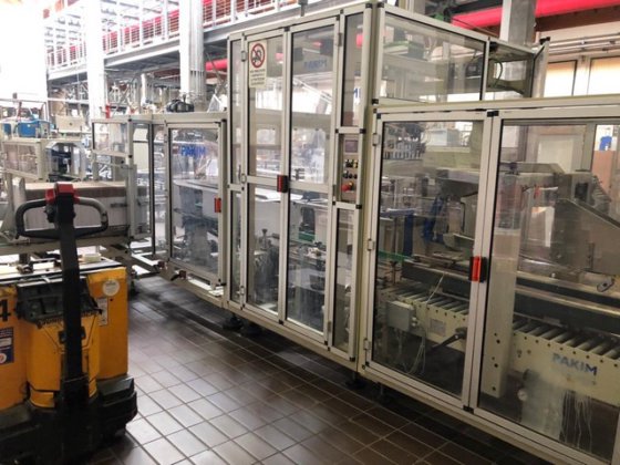 完整的灌装线袋装盒