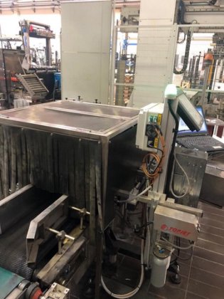 完整的灌装线袋装盒