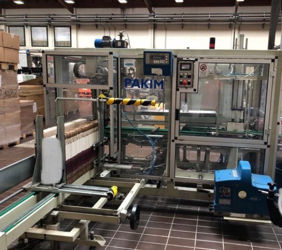 完整的灌装线袋装盒