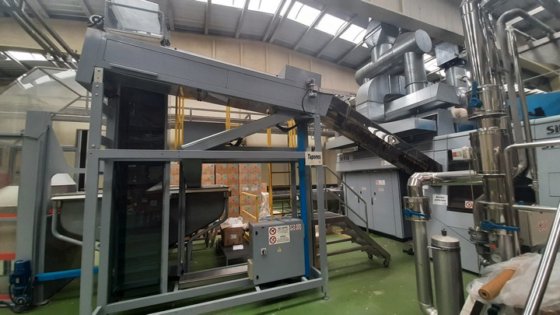 完成したPETボトリングライン(静水用)