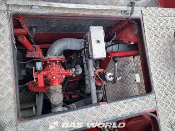 雷诺 6X6 侧面消防车