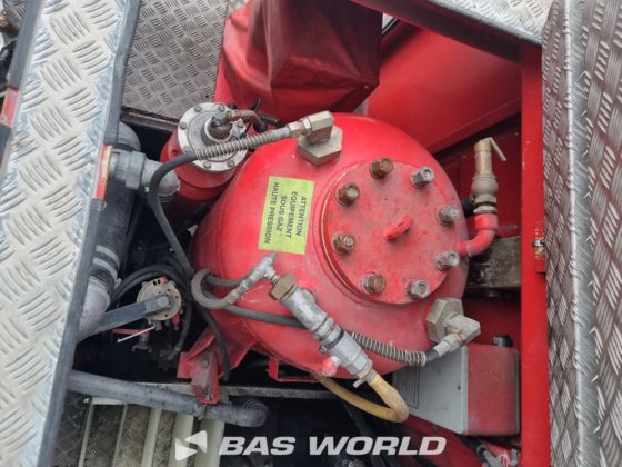 雷诺 6X6 侧面消防车