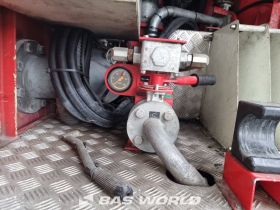 雷诺 6X6 侧面消防车