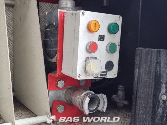 雷诺 6X6 侧面消防车