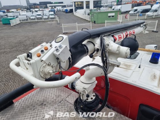 雷诺 6X6 侧面消防车