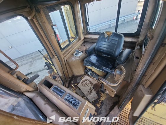 キャタピラ・クローラー・ドーザー