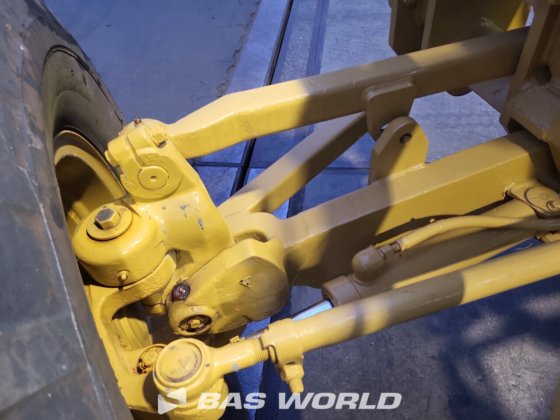 キャタピラー・グレーダー