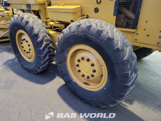 キャタピラー・グレーダー