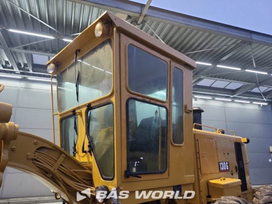 キャタピラー・グレーダー