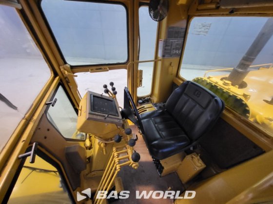 キャタピラー・グレーダー