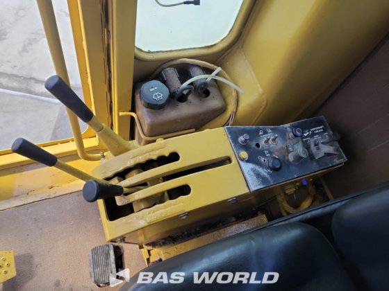 キャタピラー・グレーダー