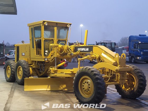 キャタピラー・グレーダー