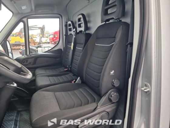 イヴェコ・デイリー 35C18 ボックスボディ