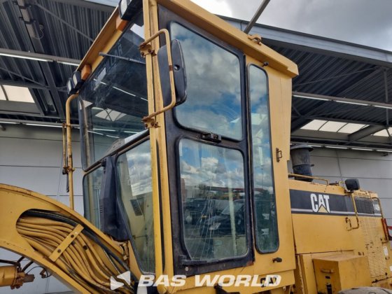 キャタピラー・グレーダー