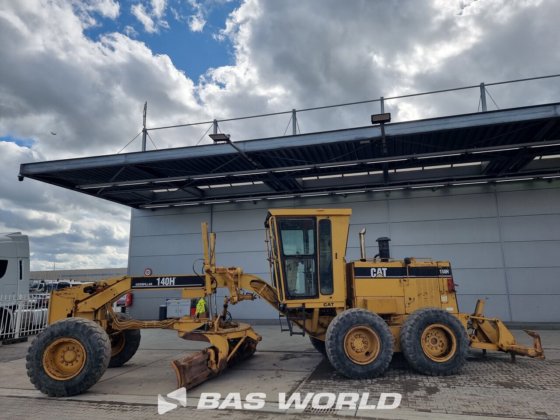 キャタピラー・グレーダー