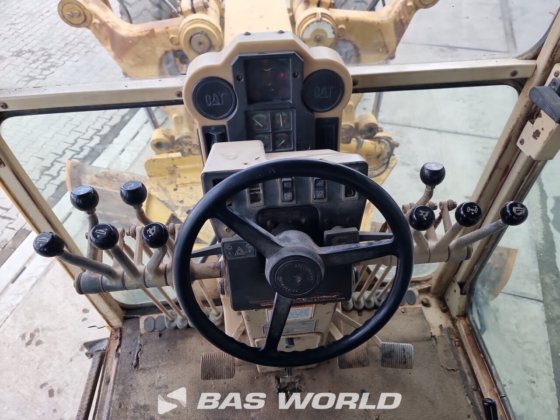 キャタピラー・グレーダー