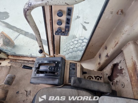 キャタピラー・グレーダー