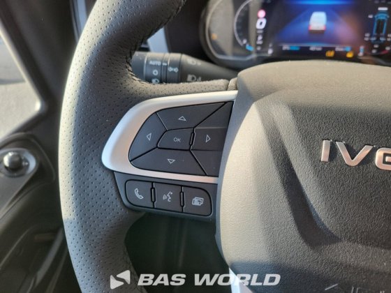 イヴェコ・デイリー 35C21 クローズド・ボックス・バン