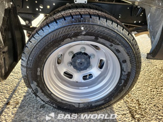 依维柯 Daily 35C21 封闭箱式货车