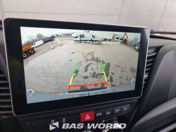 イヴェコ・デイリー 35C21 クローズド・ボックス・バン