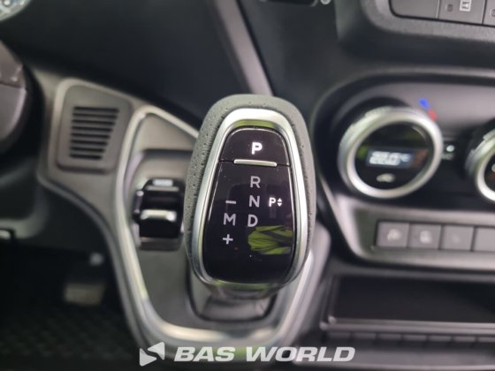 イヴェコ・デイリー 35C21 クローズド・ボックス・バン