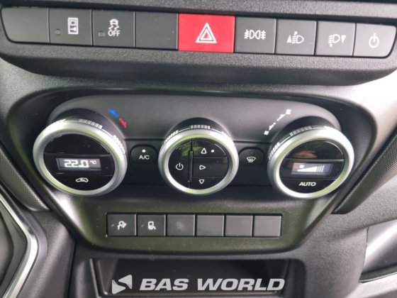 イヴェコ・デイリー 35C21 クローズド・ボックス・バン