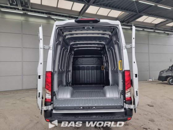 依维柯 Daily 35C21 封闭箱式货车