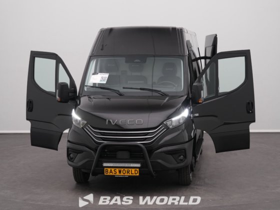 イヴェコ・デイリー 35C18 クローズド・ボックス・バン