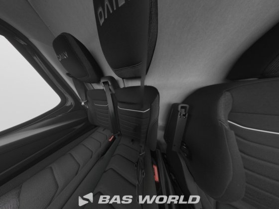 イヴェコ・デイリー 35C18 クローズド・ボックス・バン