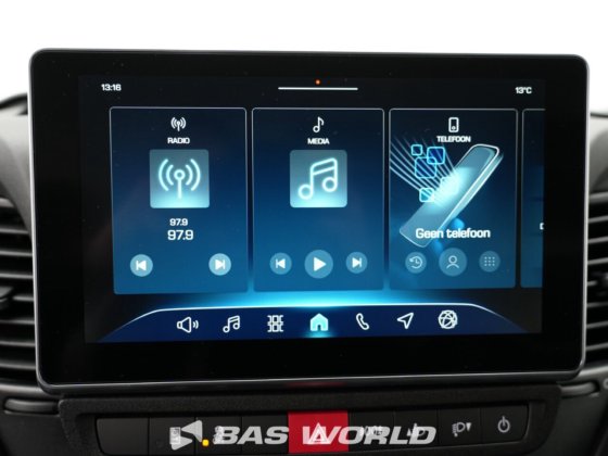 イヴェコ・デイリー 35C18 クローズド・ボックス・バン