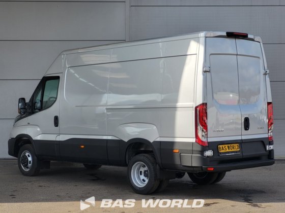 イヴェコ・デイリー 35C18 クローズド・ボックス・バン