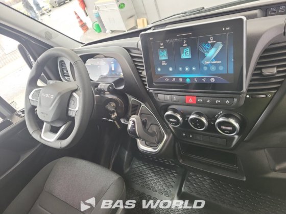 イヴェコ・デイリー 35C18 クローズド・ボックス・バン