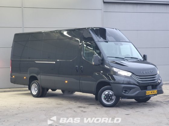 イヴェコ・デイリー 35C18 クローズド・ボックス・バン