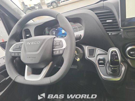 イヴェコ・デイリー 35C18 クローズド・ボックス・バン